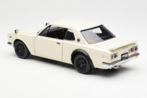 Nissan Skyline 2000 GT-R KPGC110 Weiss Kyosho 1:18 08127W Metall – Bild 7 von 8