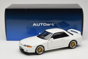 Nissan Skyline GT-R R32 V-Spec II Tuned Crystal White AUTOart 1:18 77416 Metall – Bild 8 von 8