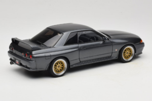 Nissan Skyline GT-R R32 V-Spec II Tuned Gun Grey Metallic AUTOart 1:18 77417 Metall – Bild 3 von 8