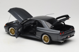 Nissan Skyline GT-R R32 V-Spec II Tuned Gun Grey Metallic AUTOart 1:18 77417 Metall – Bild 5 von 8