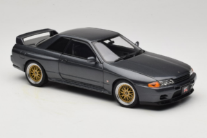 Nissan Skyline GT-R R32 V-Spec II Tuned Gun Grey Metallic AUTOart 1:18 77417 Metall – Bild 6 von 8