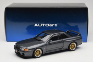 Nissan Skyline GT-R R32 V-Spec II Tuned Gun Grey Metallic AUTOart 1:18 77417 Metall – Bild 8 von 8