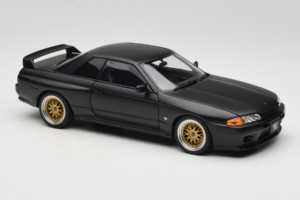Nissan Skyline GT-R R32 V-Spec II Tuned Version Matt Black AUTOart 1:18 77418 Metall – Bild 6 von 8