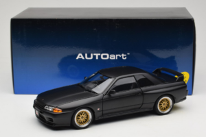 Nissan Skyline GT-R R32 V-Spec II Tuned Version Matt Black AUTOart 1:18 77418 Metall – Bild 8 von 8