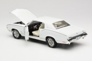 Oldsmobile Cutlass SX Weiss ERTL 1:18 33775 Metall – Bild 5 von 8