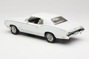 Oldsmobile Cutlass SX Weiss ERTL 1:18 33775 Metall – Bild 7 von 8
