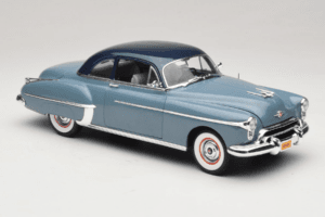 Oldsmobile 88 Blau Grease Auto World 1:18 AWSS103/06 Metall – Bild 6 von 8