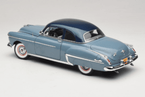 Oldsmobile 88 Blau Grease Auto World 1:18 AWSS103/06 Metall – Bild 7 von 8