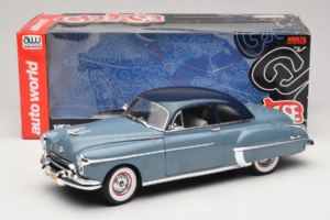 Oldsmobile 88 Blau Grease Auto World 1:18 AWSS103/06 Metall – Bild 8 von 8