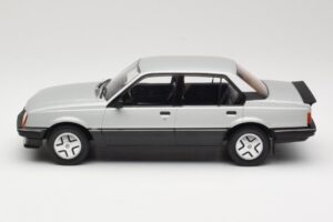 Opel Ascona C SR Silber MCG 1:18 MCG18460 Metall – Bild 3 von 6