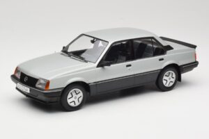 Opel Ascona C SR Silber MCG 1:18 MCG18460 Metall