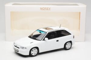 Opel Astra F GSi Blanc Casablanca Norev 1:18 183673 Metall – Bild 6 von 6