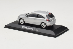 Opel Astra H GTC Silber Minichamps 1:43 ASTRA003 Metall – Bild 3 von 4