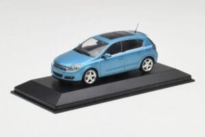 Opel Astra H Hellblau Minichamps 1:43 400043001 Metall – Bild 2 von 4