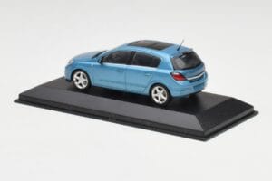 Opel Astra H Hellblau Minichamps 1:43 400043001 Metall – Bild 3 von 4