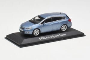 Opel Astra J Sports Tourer Blue Metallic Minichamps 1:43 400049012 Metall – Bild 2 von 4