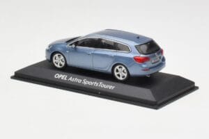 Opel Astra J Sports Tourer Blue Metallic Minichamps 1:43 400049012 Metall – Bild 3 von 4