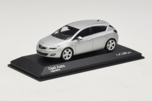 Opel Astra J Silber Minichamps 1:43 400049000 Metall – Bild 2 von 4