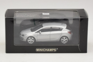 Opel Astra J Silber Minichamps 1:43 400049000 Metall – Bild 4 von 4