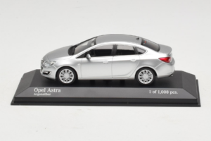 Opel Astra J Silber Minichamps 1:43 410042000 Metall