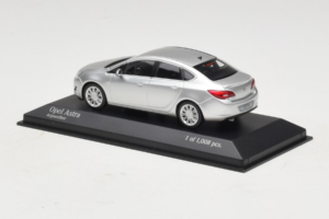 Opel Astra J Silber Minichamps 1:43 410042000 Metall – Bild 3 von 5