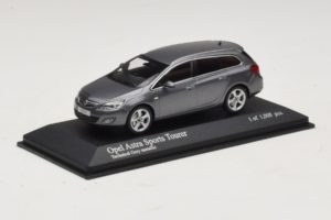 Opel Astra J Sports Tourer Minichamps 1:43 400049014 Metall – Bild 2 von 4