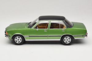 Opel Commodore B Grün MCG 1:18 MCG18565 Metall – Bild 3 von 6