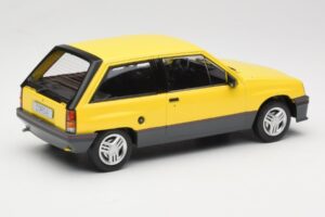 Opel Corsa A SR Gelb MCG 1:18 MCG18431 Metall – Bild 2 von 6