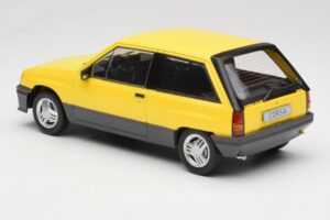 Opel Corsa A SR Gelb MCG 1:18 MCG18431 Metall – Bild 5 von 6