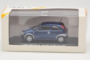 Opel Corsa C 1.5M Made in Eisenach Minichamps 1:43 OPEL003 Metall – Bild 4 von 4