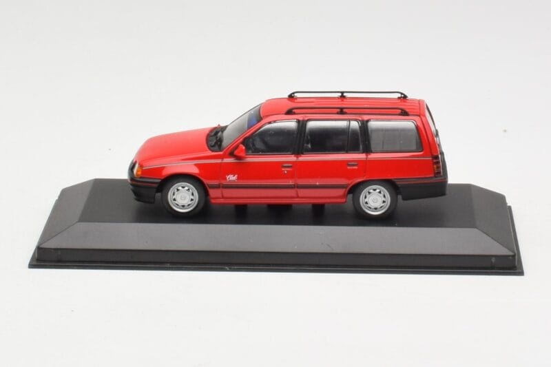Opel Kadett E Club Kombi Rot Minichamps 1:43 400045910 Metall