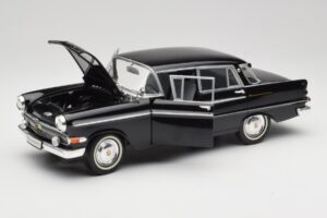 Opel Kapitan P2 Schwarz Revell 1:18 08821 Metall – Bild 2 von 8