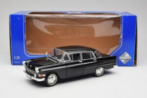 Opel Kapitan P2 Schwarz Revell 1:18 08821 Metall – Bild 8 von 8