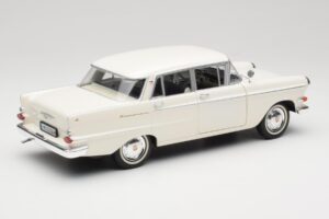 Opel Kapitan P2 Weiss Revell 1:18 08821-M1 Metall – Bild 3 von 8