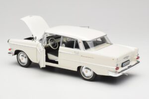 Opel Kapitan P2 Weiss Revell 1:18 08821-M1 Metall – Bild 5 von 8