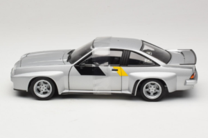 Opel Manta 400 Homologation Silber Revell 1:18 8491 Metall – Bild 3 von 6