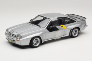 Opel Manta 400 Homologation Silber Revell 1:18 8491 Metall