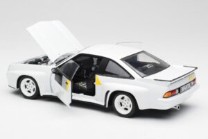 Opel Manta 400 Homologation Weiss Revell 1:18 8819 Metall – Bild 5 von 8