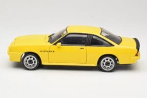 Opel Manta B GT/E Gelb Revell 1:18 08421 Metall – Bild 4 von 8