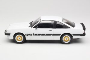Opel Manta B Sport Weiss MCG 1:18 MCG18237 Metall – Bild 3 von 6