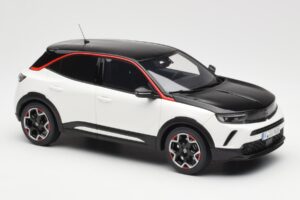 Opel Mokka-E GS Line Jada Weiss Otto 1:18 OT1045 Resin – Bild 4 von 6