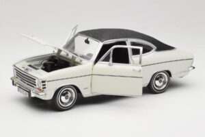 Opel Olympia A Coupe Weiss Schwarz Revell 1:18 8446 Metall – Bild 2 von 8