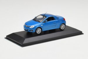 Opel Tigra Twin Top Blau Minichamps 1:43 919084 Metall – Bild 2 von 4