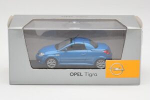 Opel Tigra Twin Top Blau Minichamps 1:43 919084 Metall – Bild 4 von 4