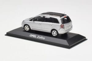 Opel Zafira B Silber Minichamps 1:43 1799109 Metall – Bild 3 von 4
