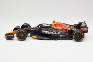 Oracle Red Bull Racing RB18 #11 S. Perez Miami GP 2022 Minichamps 1:18 110220511 Metall – Bild 3 von 6