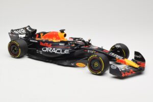 Oracle Red Bull Racing RB19 #1 M. Verstappen Winner Italian GP 2023 Minichamps 1:18 110231501 Metall – Bild 4 von 6