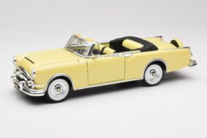 Packard Caribbean Cabriolet Gelb Road Signature 1:18 92798 Metall