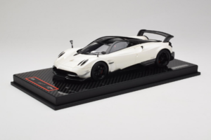Pagani Huayra BC White Metallic Yy Model 1:18 REMC025 Resin – Bild 2 von 7
