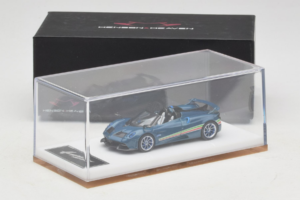 Pagani Huayra Tricolore Roadster Blau Henson & Heaven 1:64 PHTRB01 Resin – Bild 7 von 8
